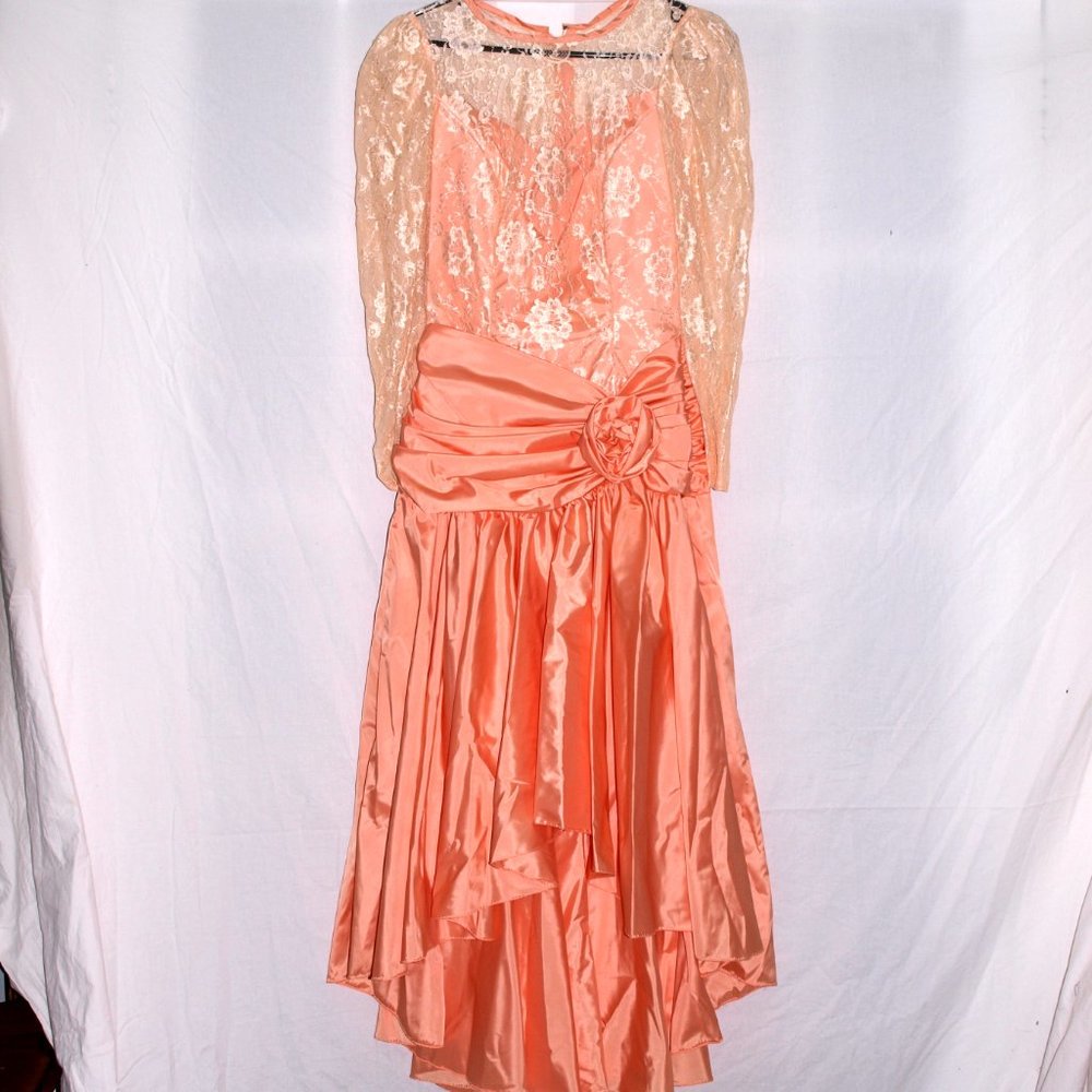 Beautiful Peach Formal Dress Size Small